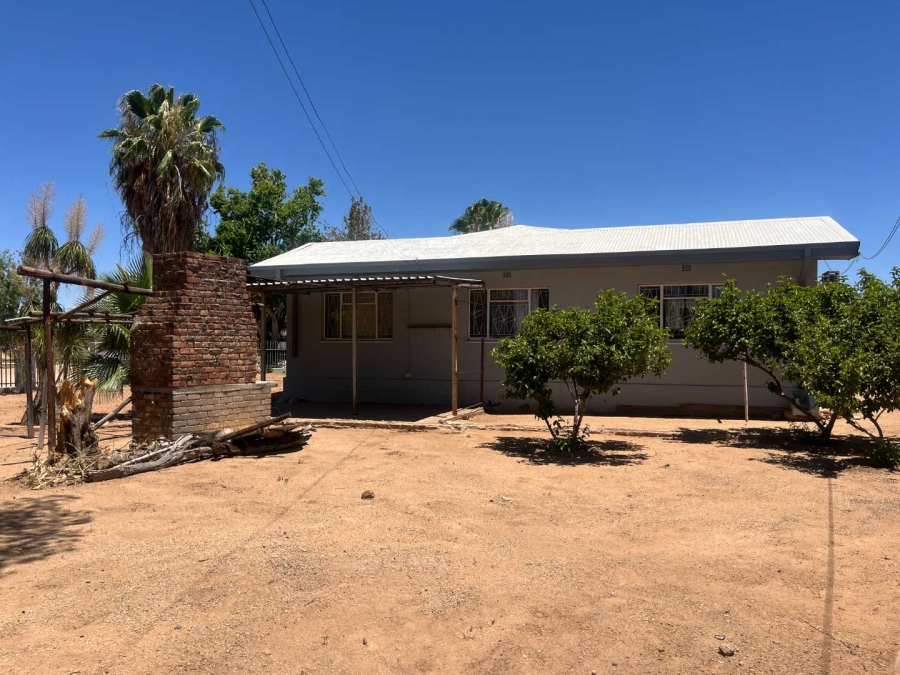 4 Bedroom Property for Sale in Keimoes Northern Cape